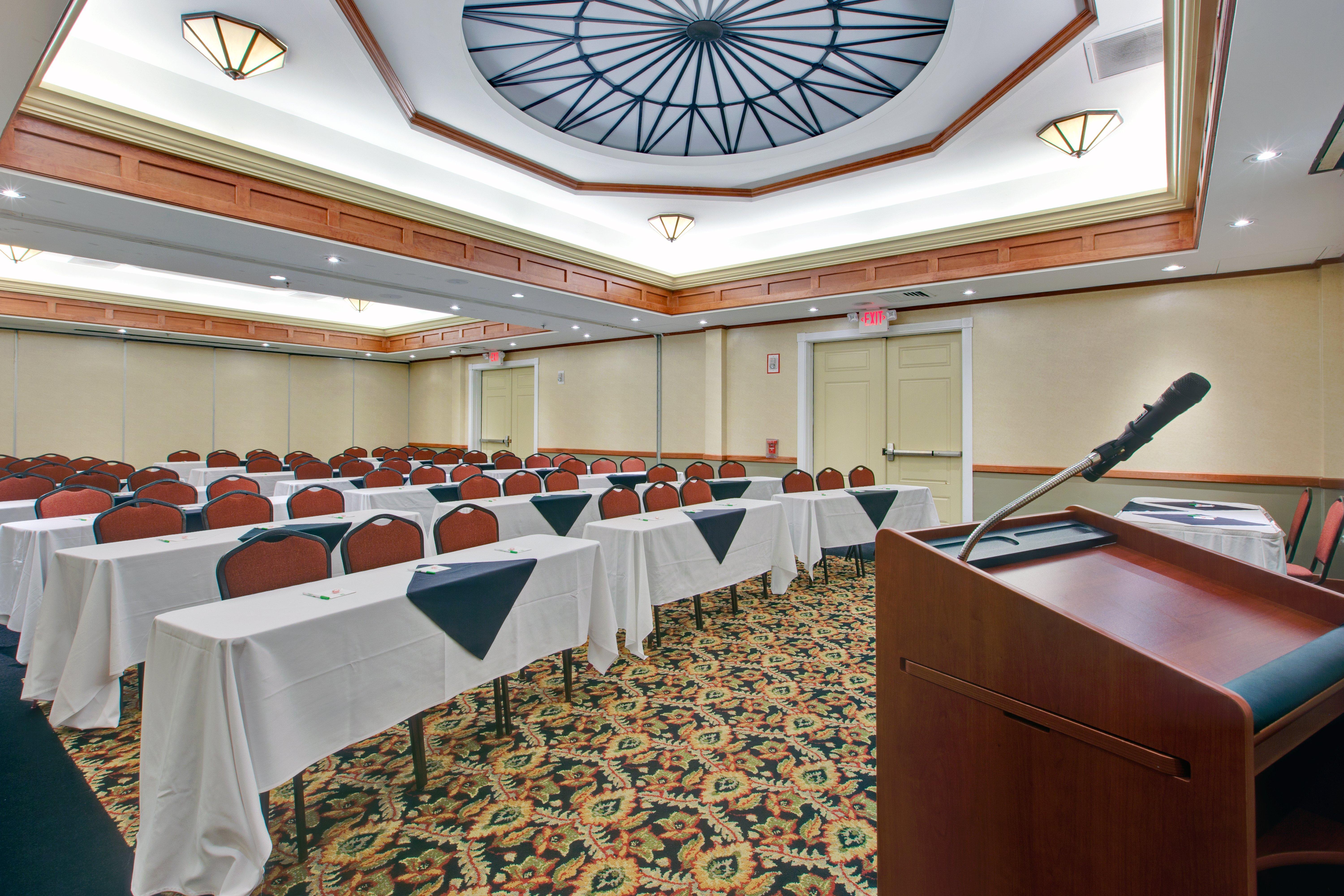 Holiday Inn South Burlington, An Ihg Hotel Экстерьер фото